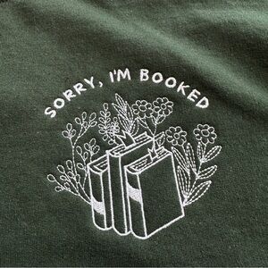 NWOT Gildan Dark Forest Green Crewneck Sweatshirt with Book Embroidery